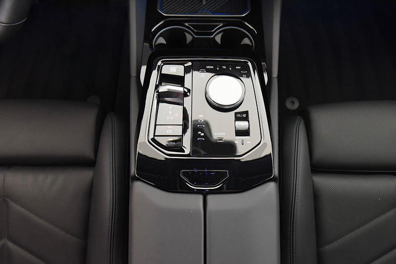 BMW 540 d xDrive M Sport Pro LED AHK H&K ParkAss DAB — photo 16