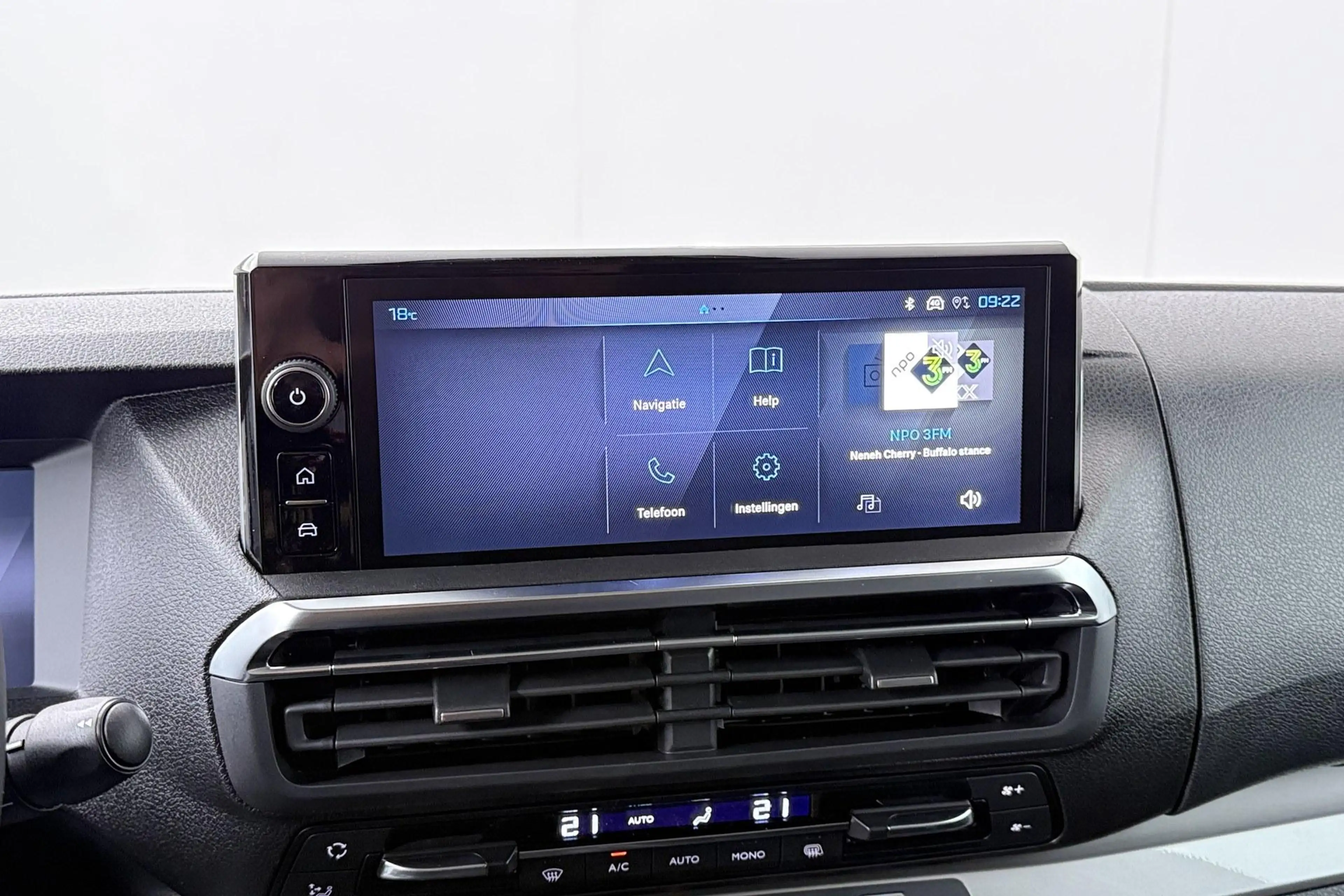 Peugeot e-Expert EV L2 75 kWh — photo 13