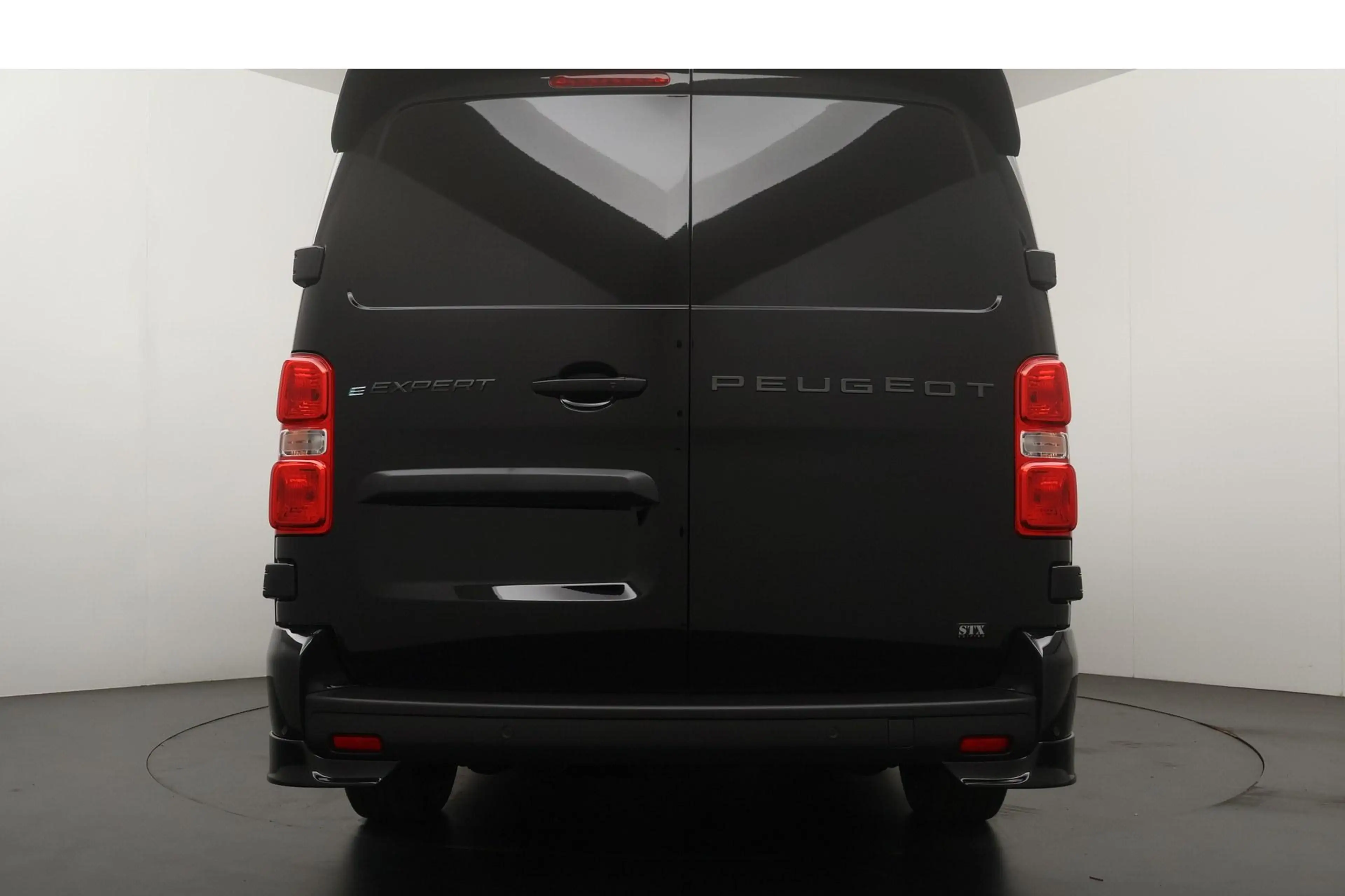 Peugeot e-Expert EV L2 75 kWh — photo 6