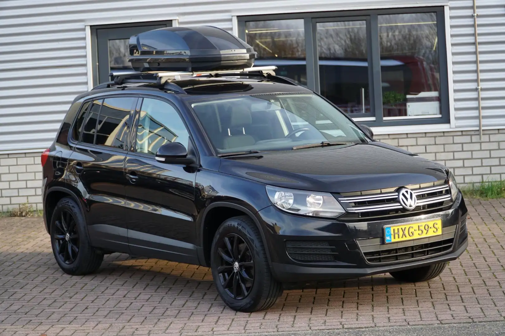 Volkswagen Tiguan 2.0 TDI Comfort&Design Zwart - 1