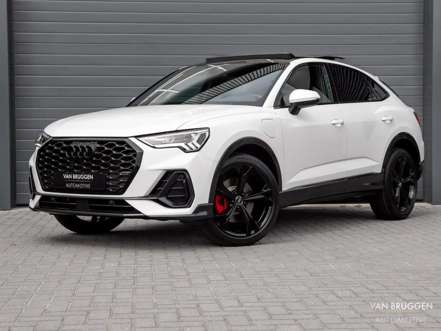Audi Q3 Sportback 45 TFSI e S-Line Pano Keyless Camera ACC Blanc - 1