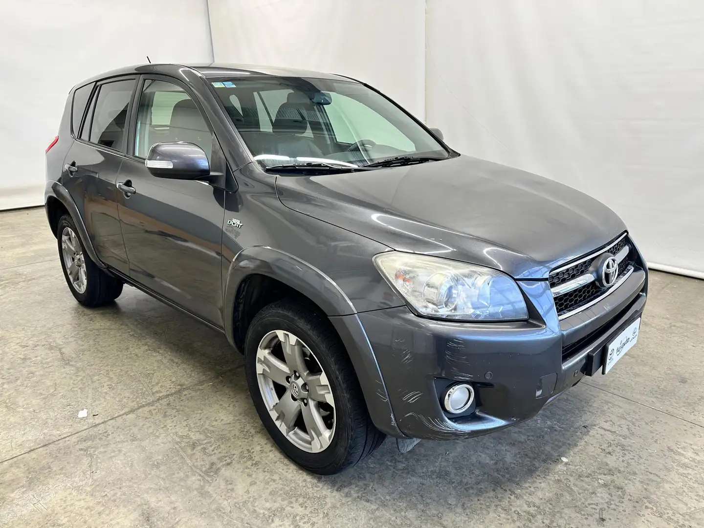 Toyota RAV 4 RAV4 2.2 d-cat Luxury 177cv my09 Grau - 2