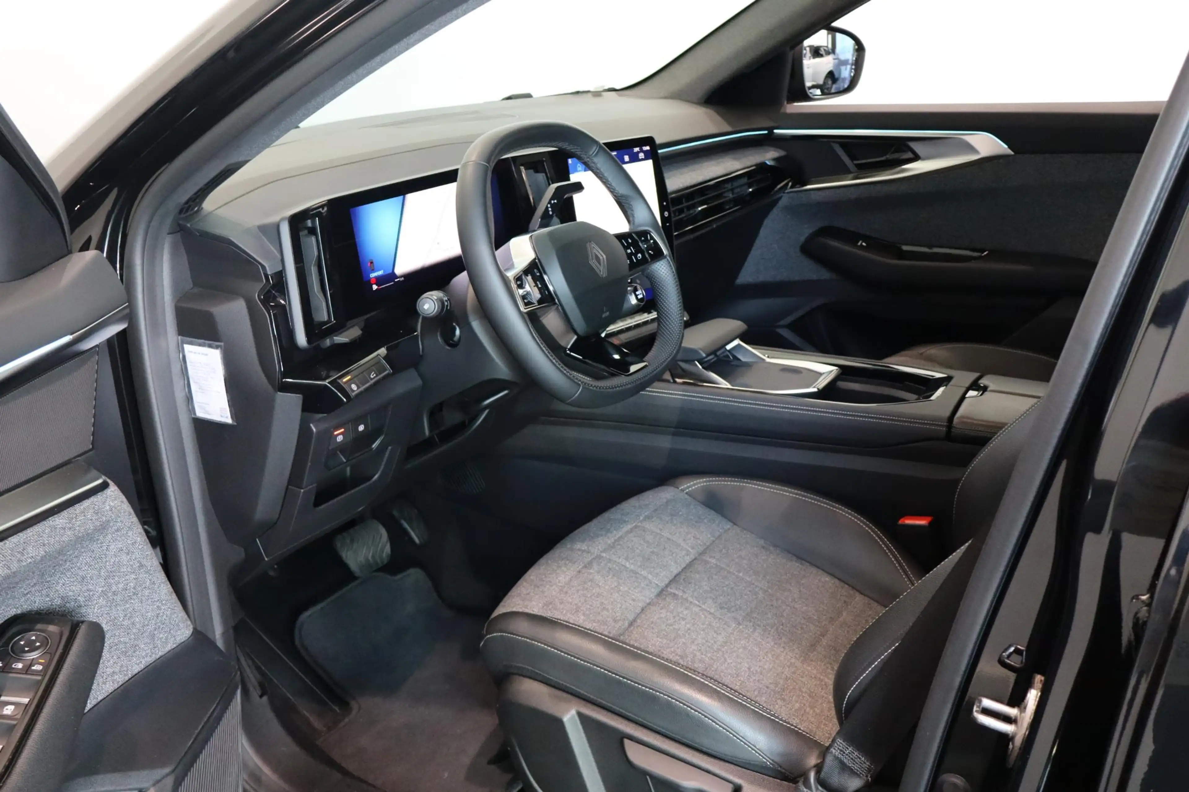 Renault Espace E-Tech full hybrid 200 techno 7p. — photo 10