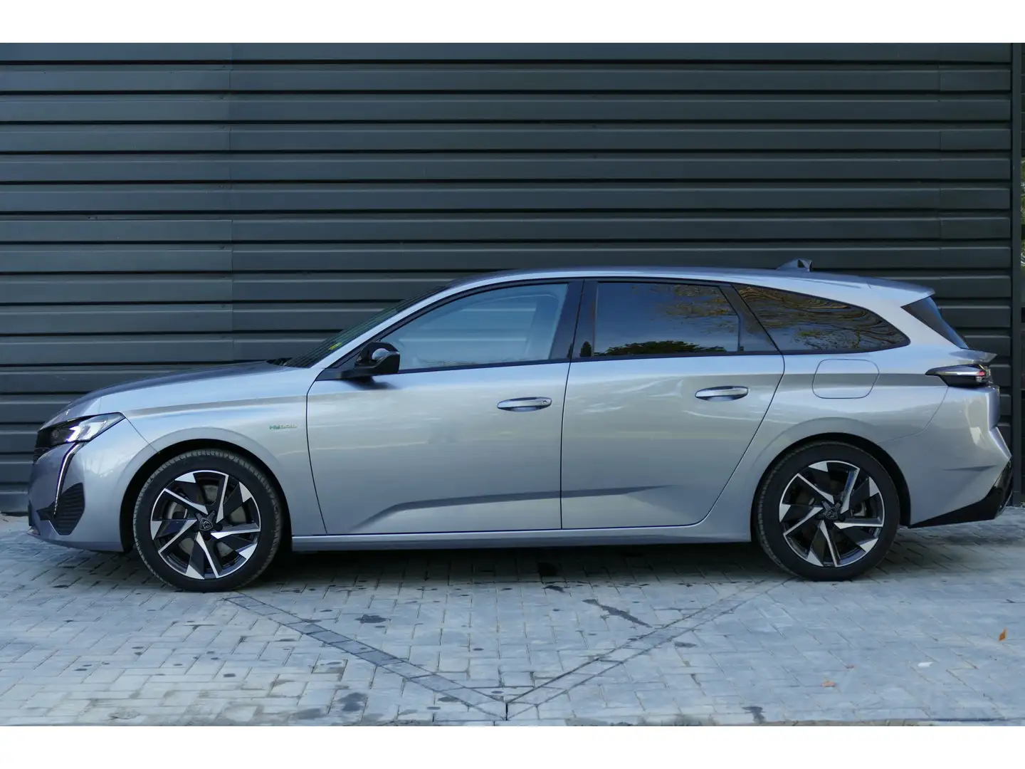 Peugeot 308 SW 1.6 HYBRID 180PK ALLURE PACK BUSINESS AUTOMAAT Grijs - 2