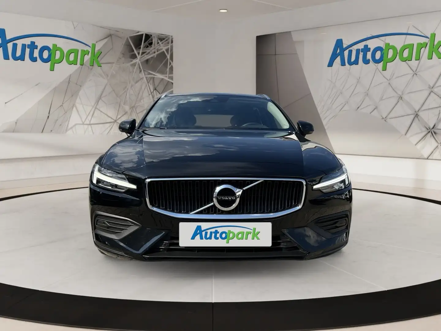 Volvo V60 Momentum Pro Schwarz - 2