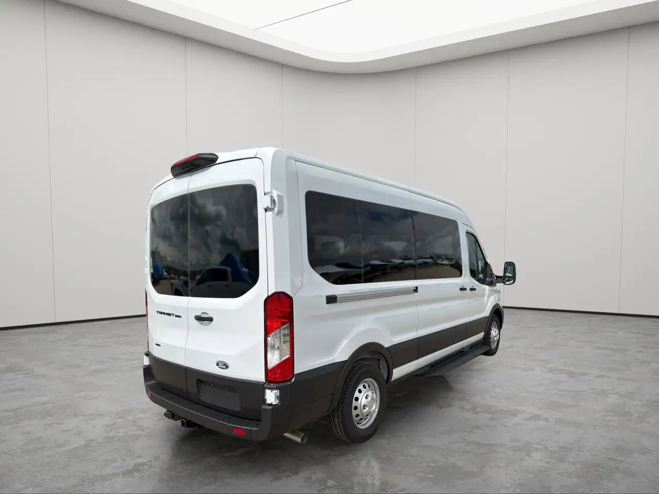 Ford Transit Passenger Wagon снимка Ford Transit Passenger Wagon