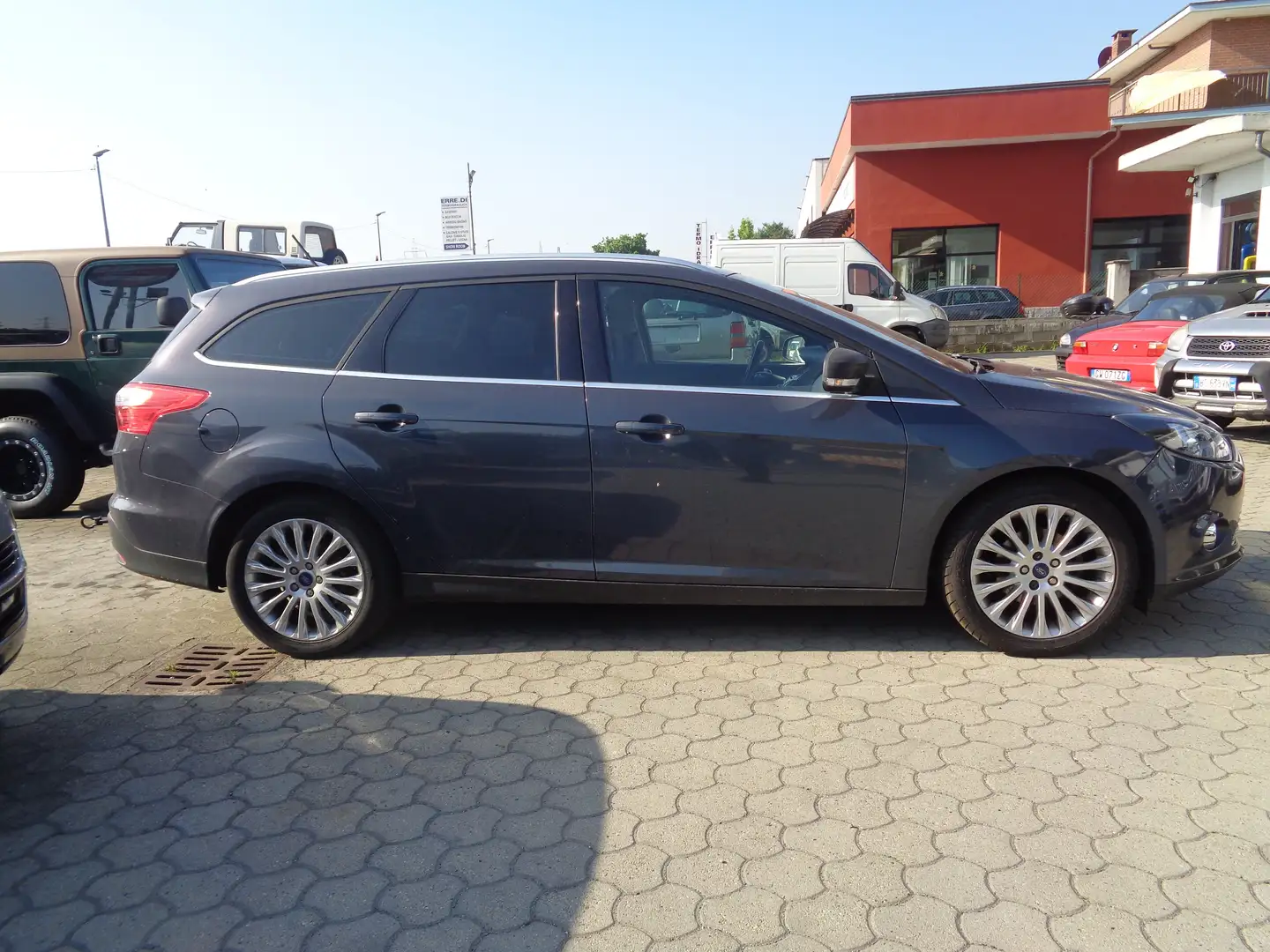 Ford Focus Focus SW 1.6 tdci Titanium 115cv Grigio - 2