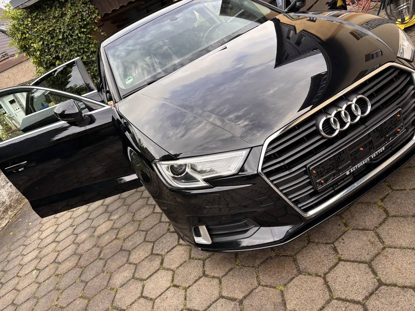 Audi A3 35 TFSI sport Schwarz - 2