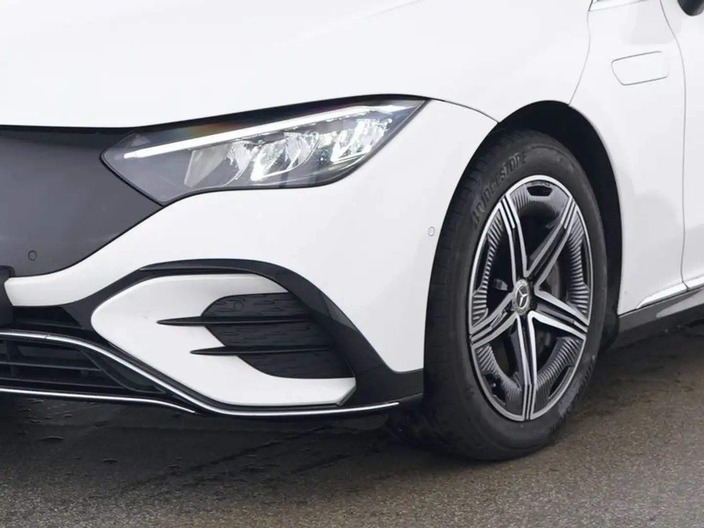 Mercedes-Benz EQE 300 AMG-Line+Winter+Distronic+Memory+Advance Weiß - 2