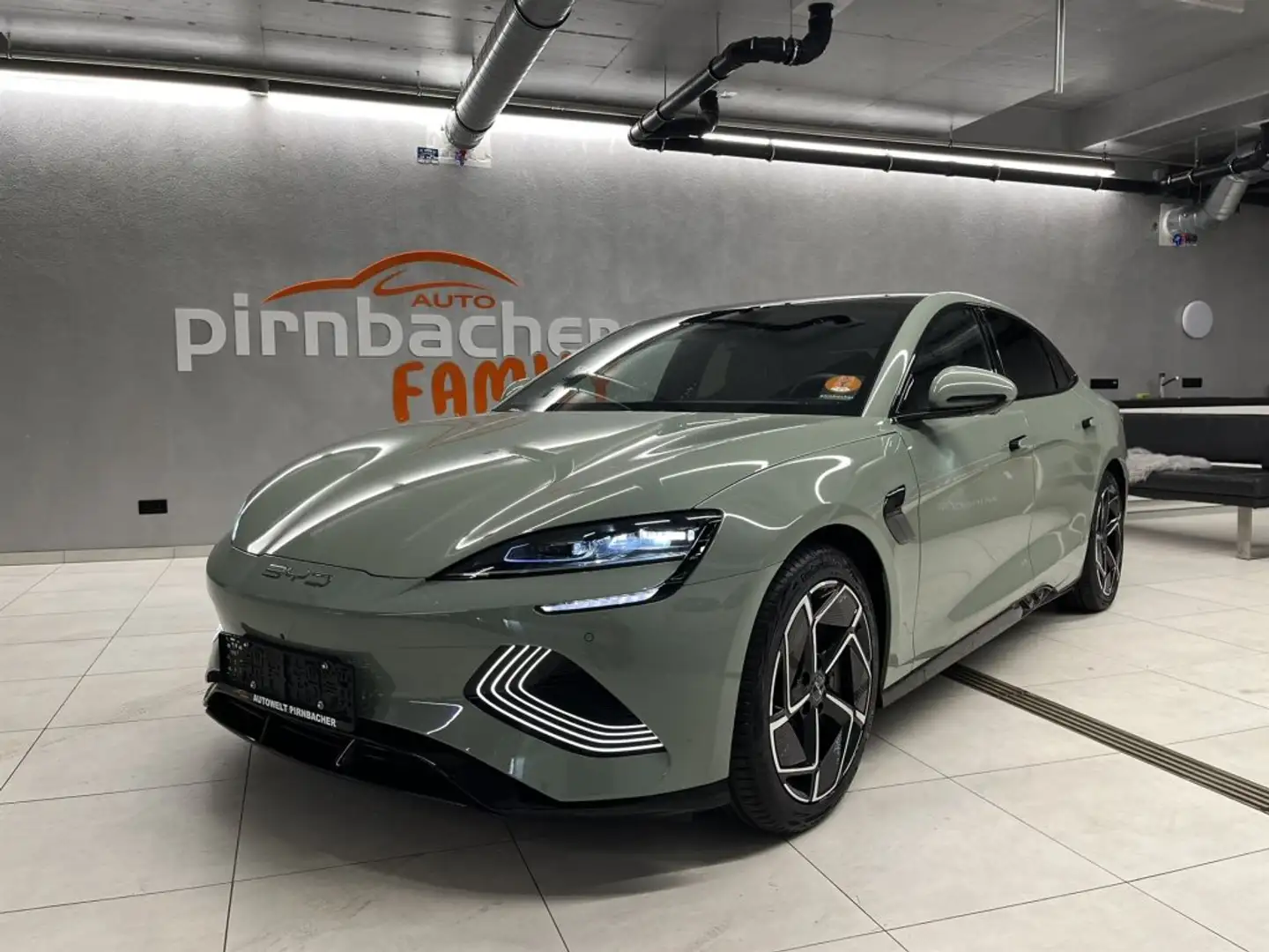 BYD Seal Excellence AWD Zelená - 1