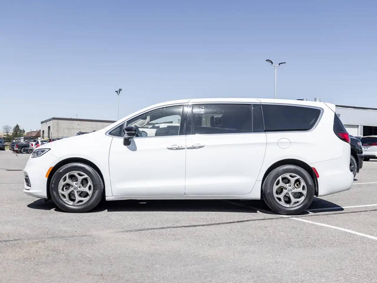 Chrysler Pacifica снимка Chrysler Pacifica