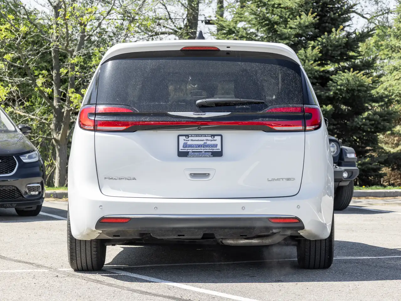 Chrysler Pacifica снимка Chrysler Pacifica