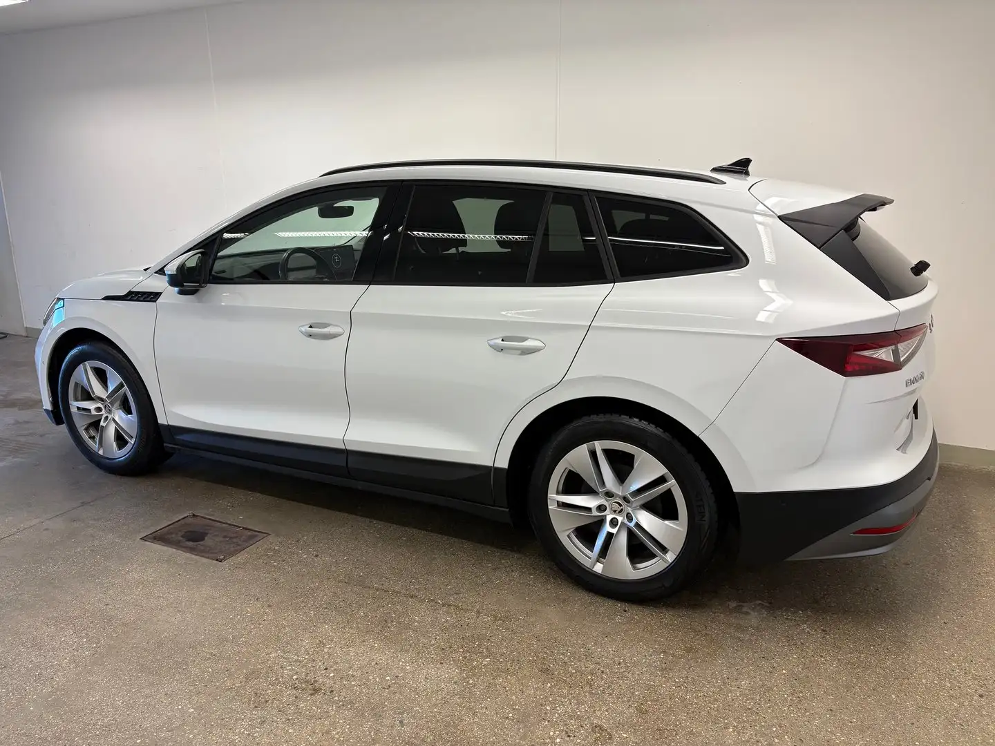 Skoda Enyaq 60 Weiß - 2