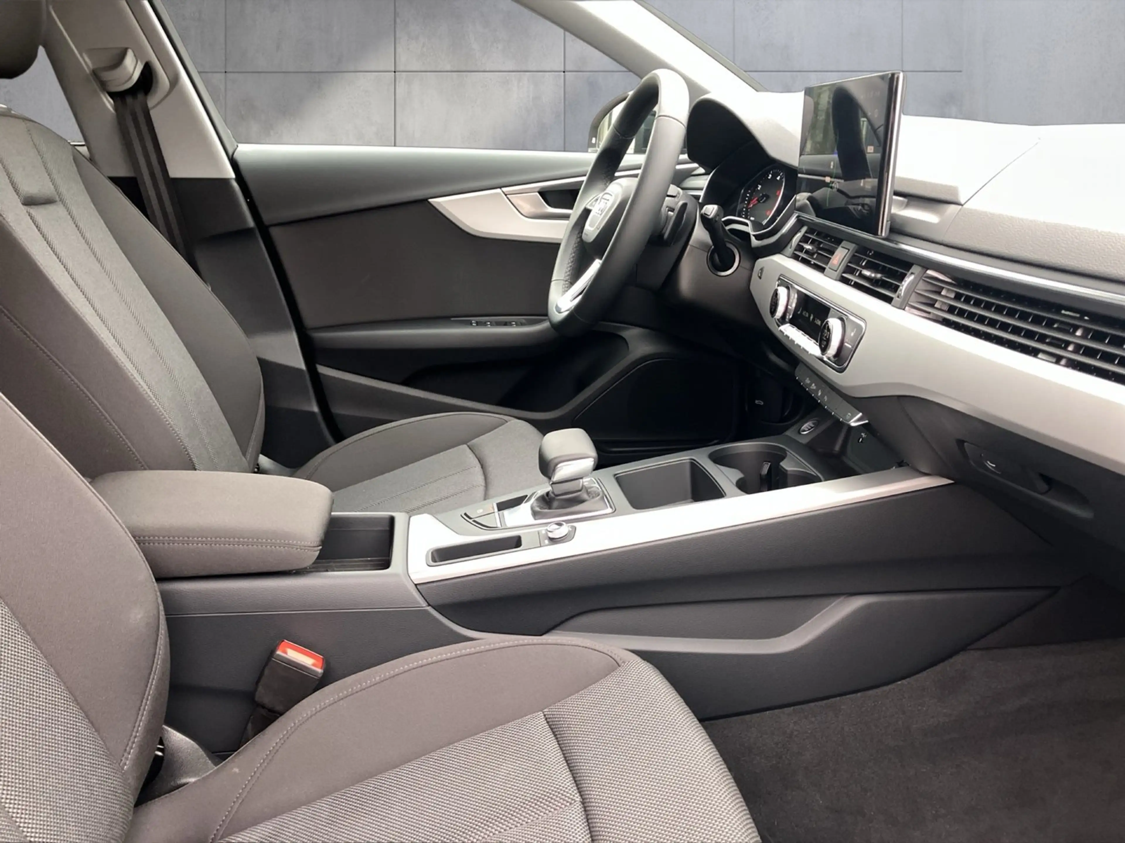 Audi A4 35 TDI advanced — photo 13