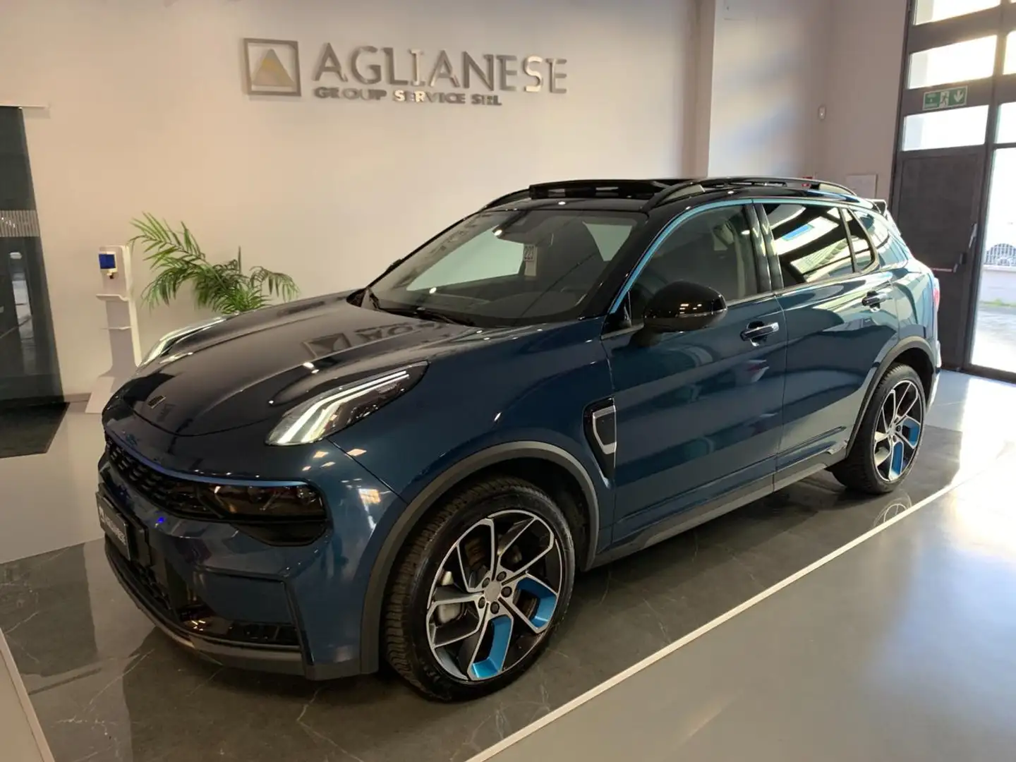 Lynk & Co 01 PHEV "TETTO PANORAMICO" Bleu - 1