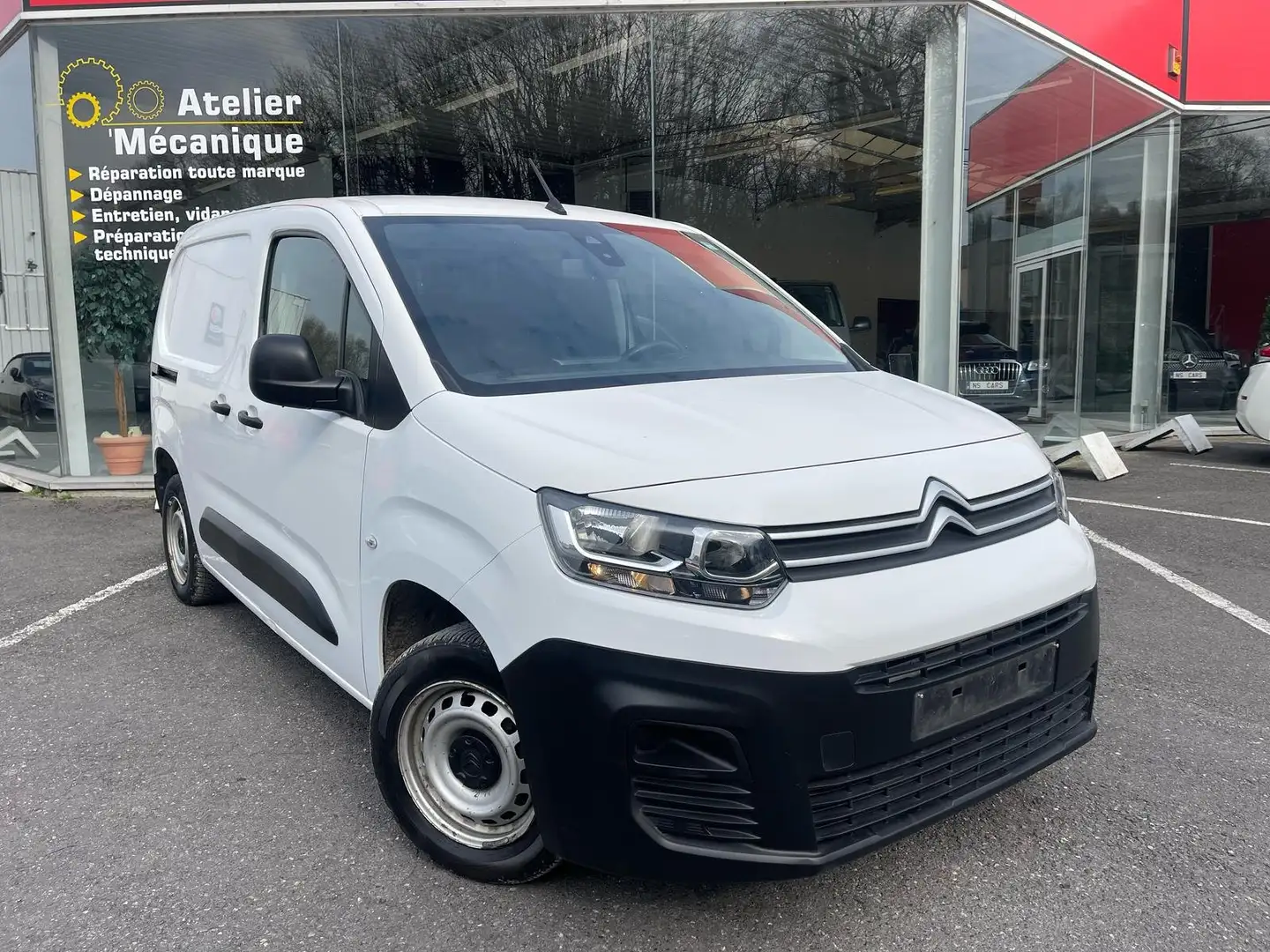 Citroen Berlingo 1.5 BlueHDi M Light Club (6.2) Wit - 1