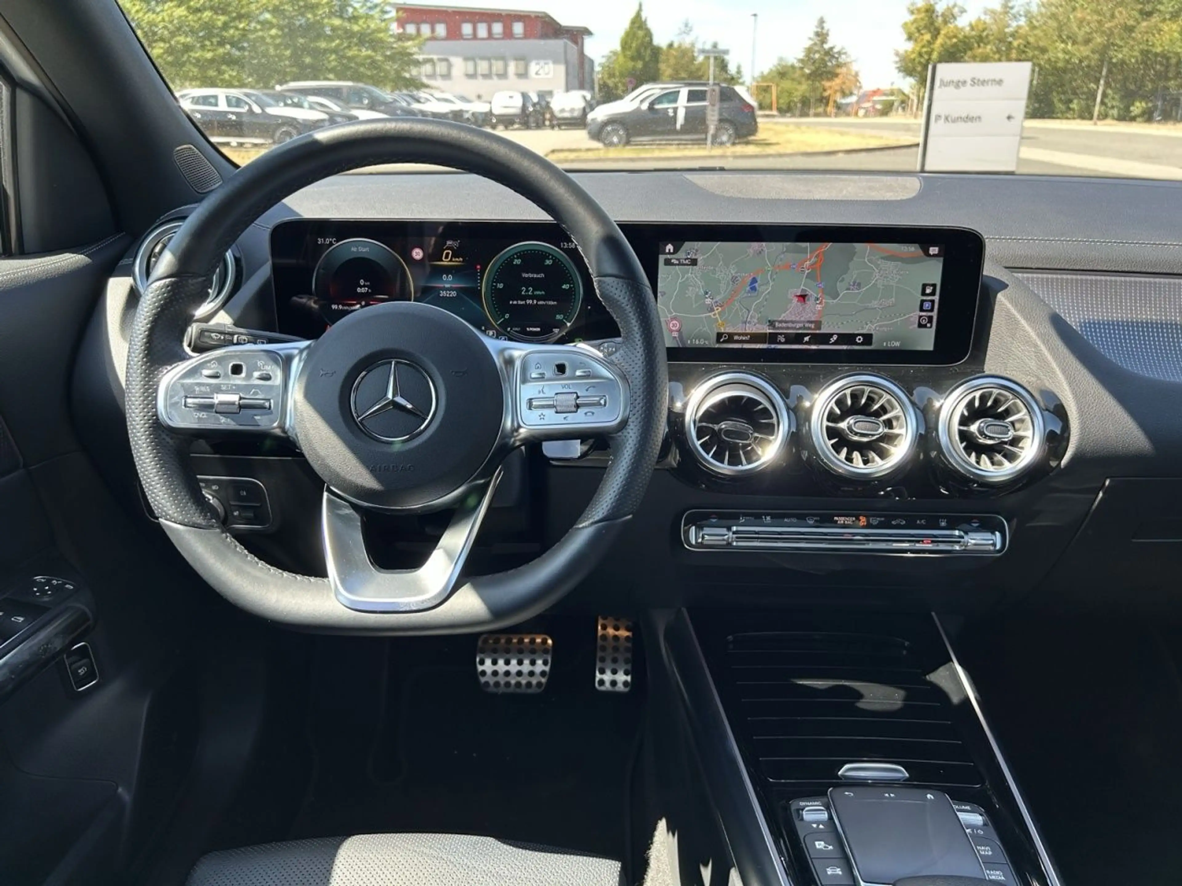 Mercedes-Benz EQA 300 4MATIC AMG+NIGHT+FAHRASSIST+AMBIENTE+360 — photo 15