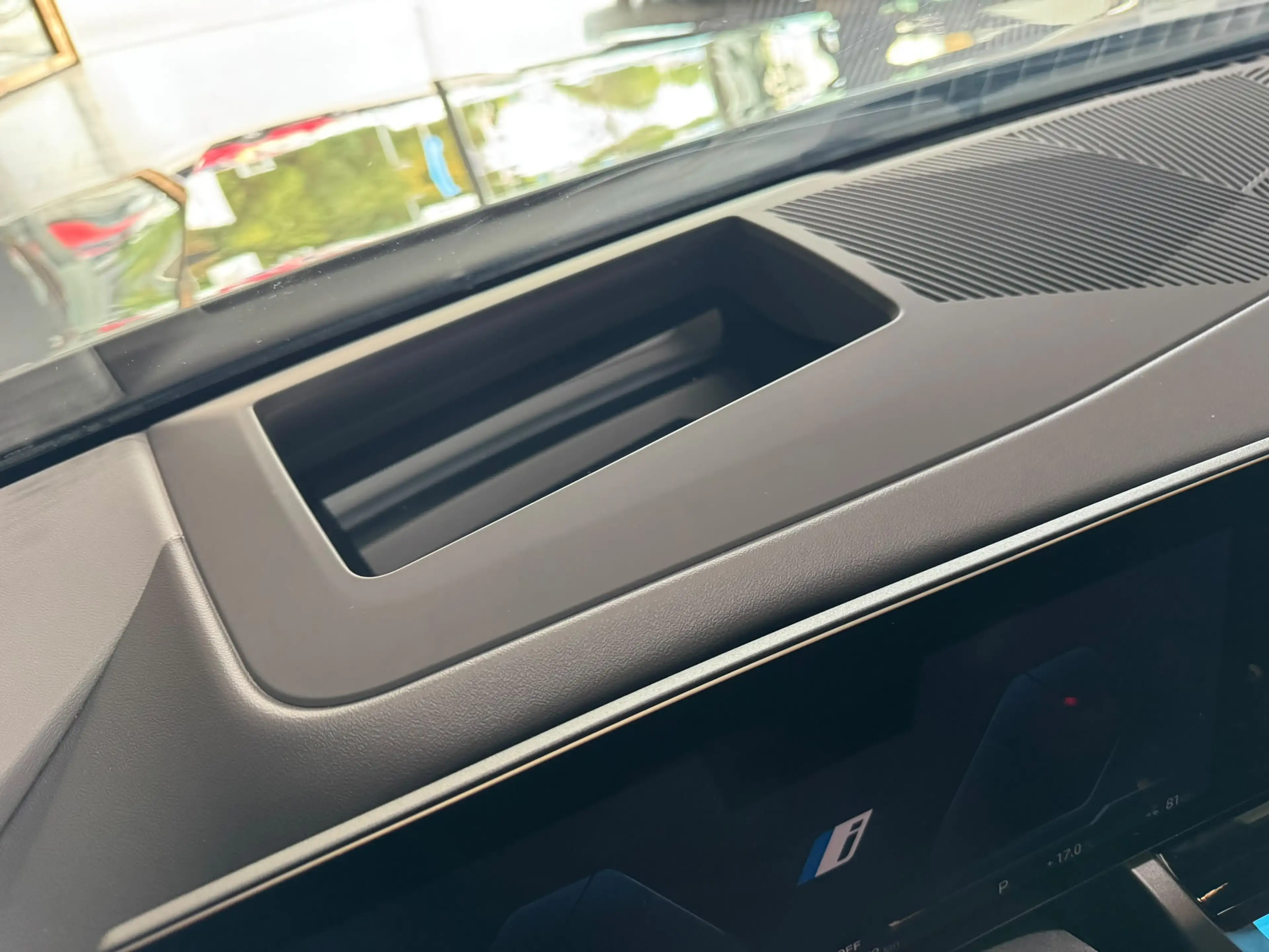 BMW i5 40eDrive M Sport B&W Sitzb. AHK 20Zoll Iconic — photo 14