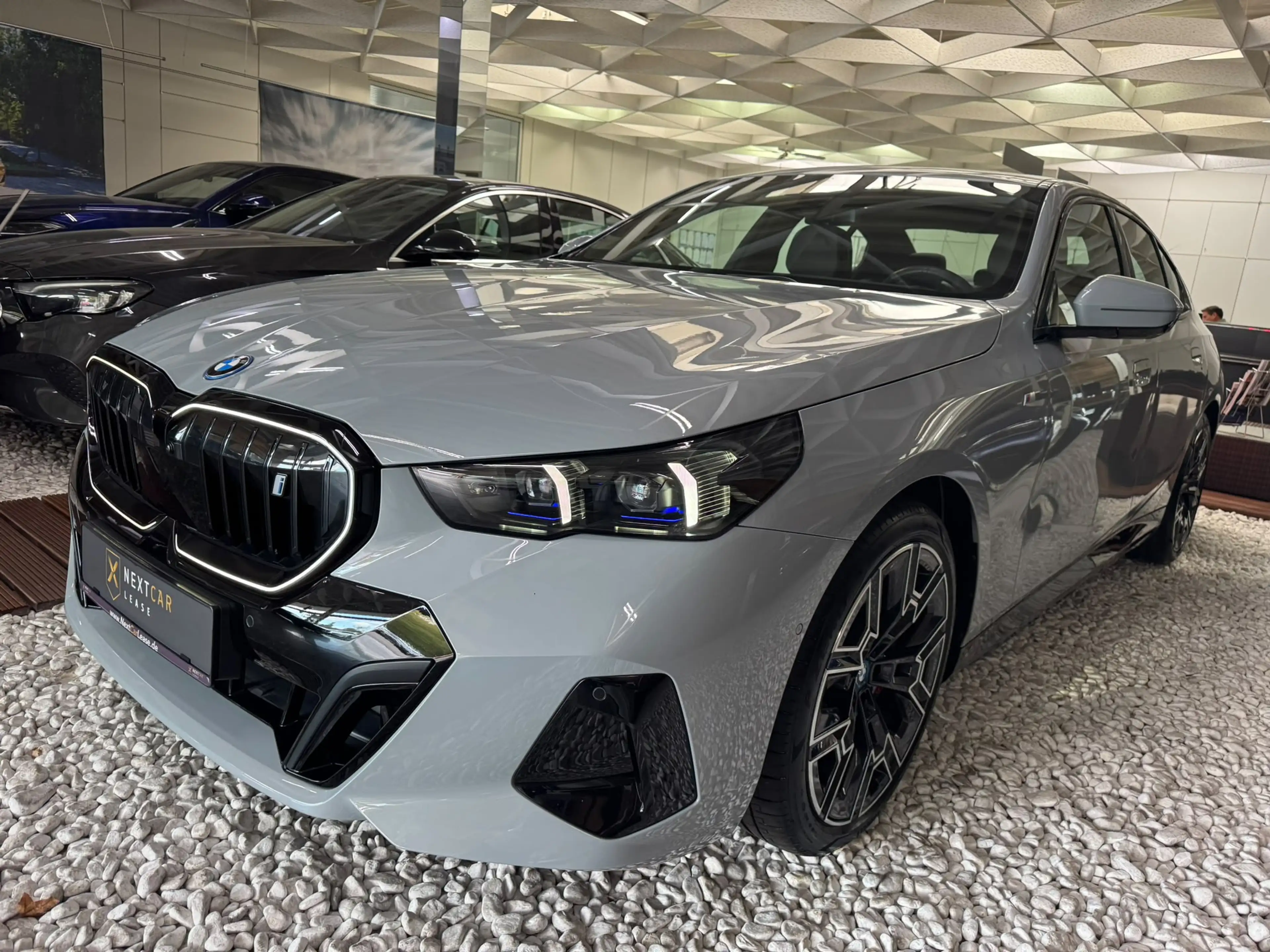 BMW i5 40eDrive M Sport B&W Sitzb. AHK 20Zoll Iconic