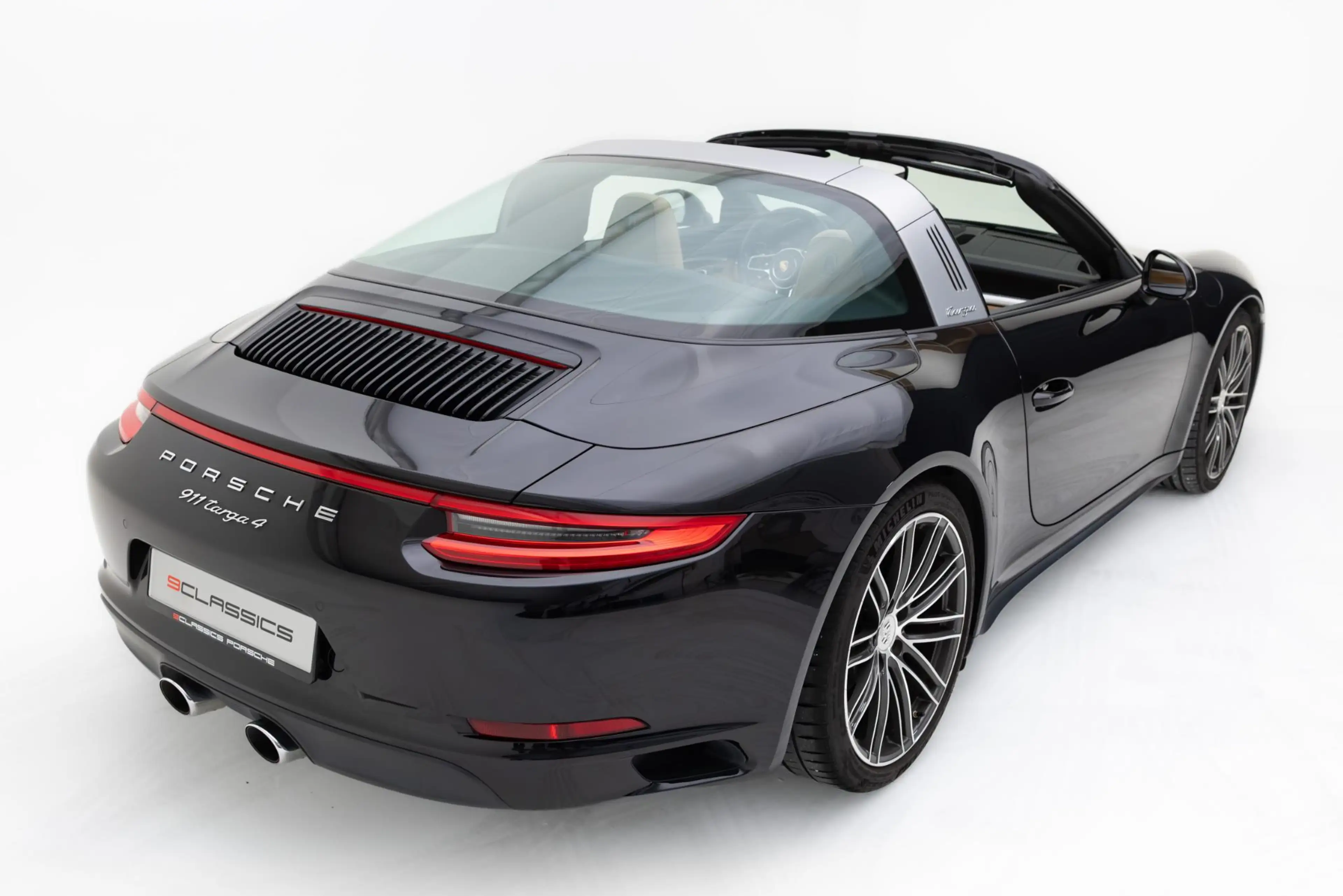 Porsche 991 Cabrio 3.0 Carrera 4 — photo 7