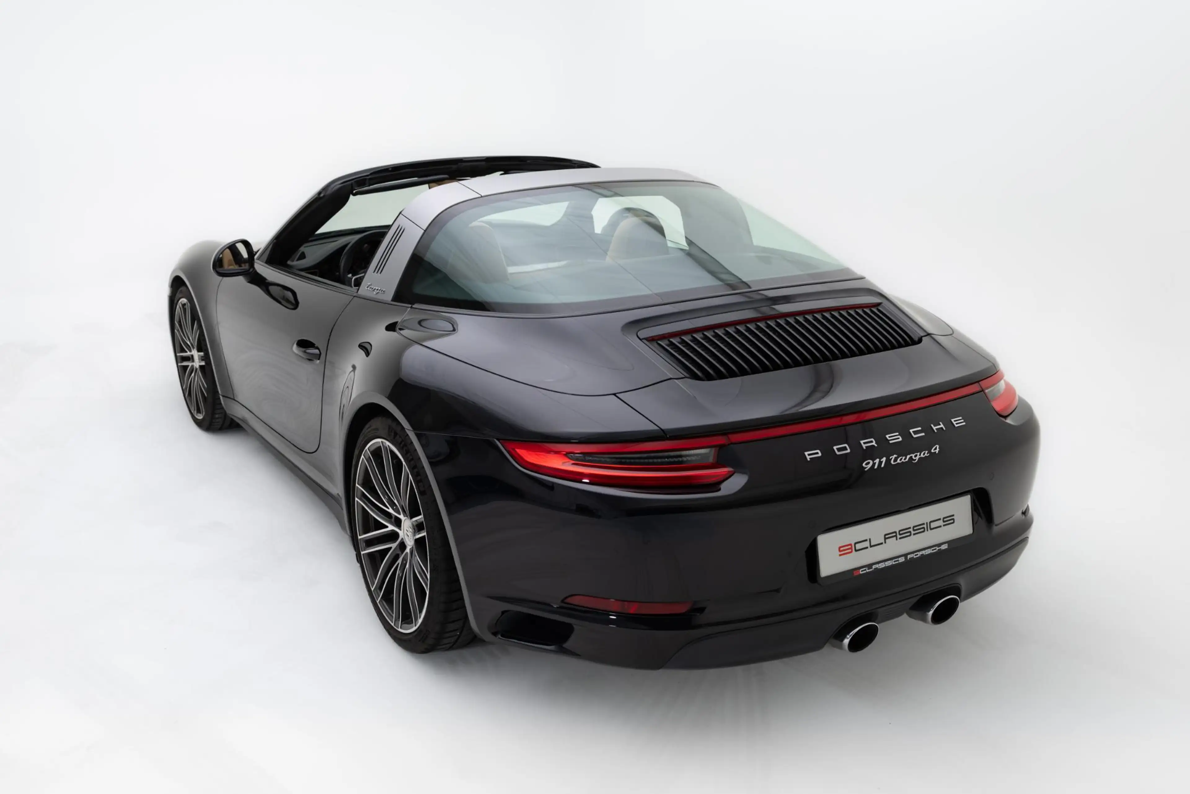 Porsche 991 Cabrio 3.0 Carrera 4 — photo 4