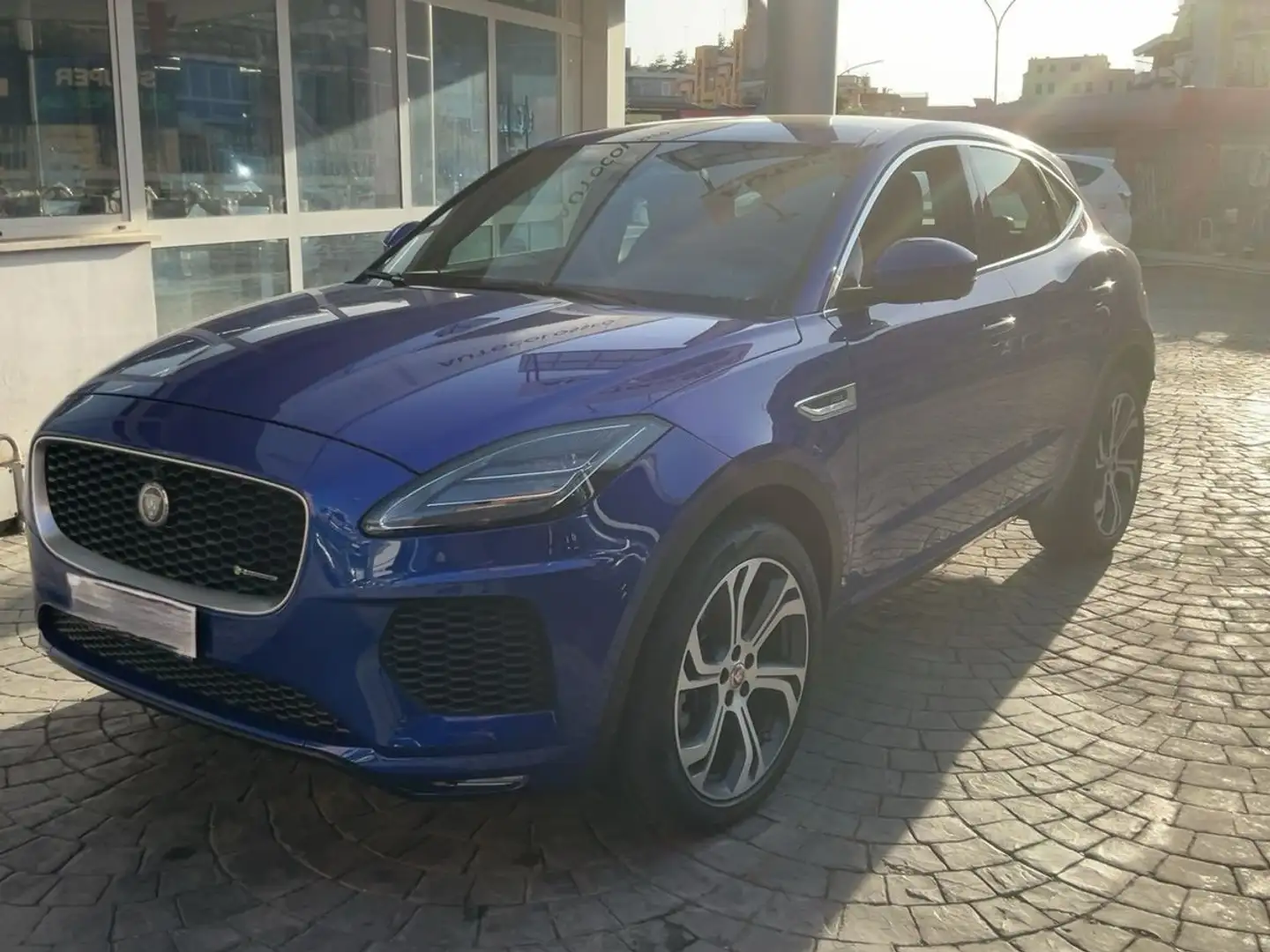 Jaguar E-Pace D240 R-Dynamic HSE *Leder| Navi| Pano| Matrix-LED* Blau - 1