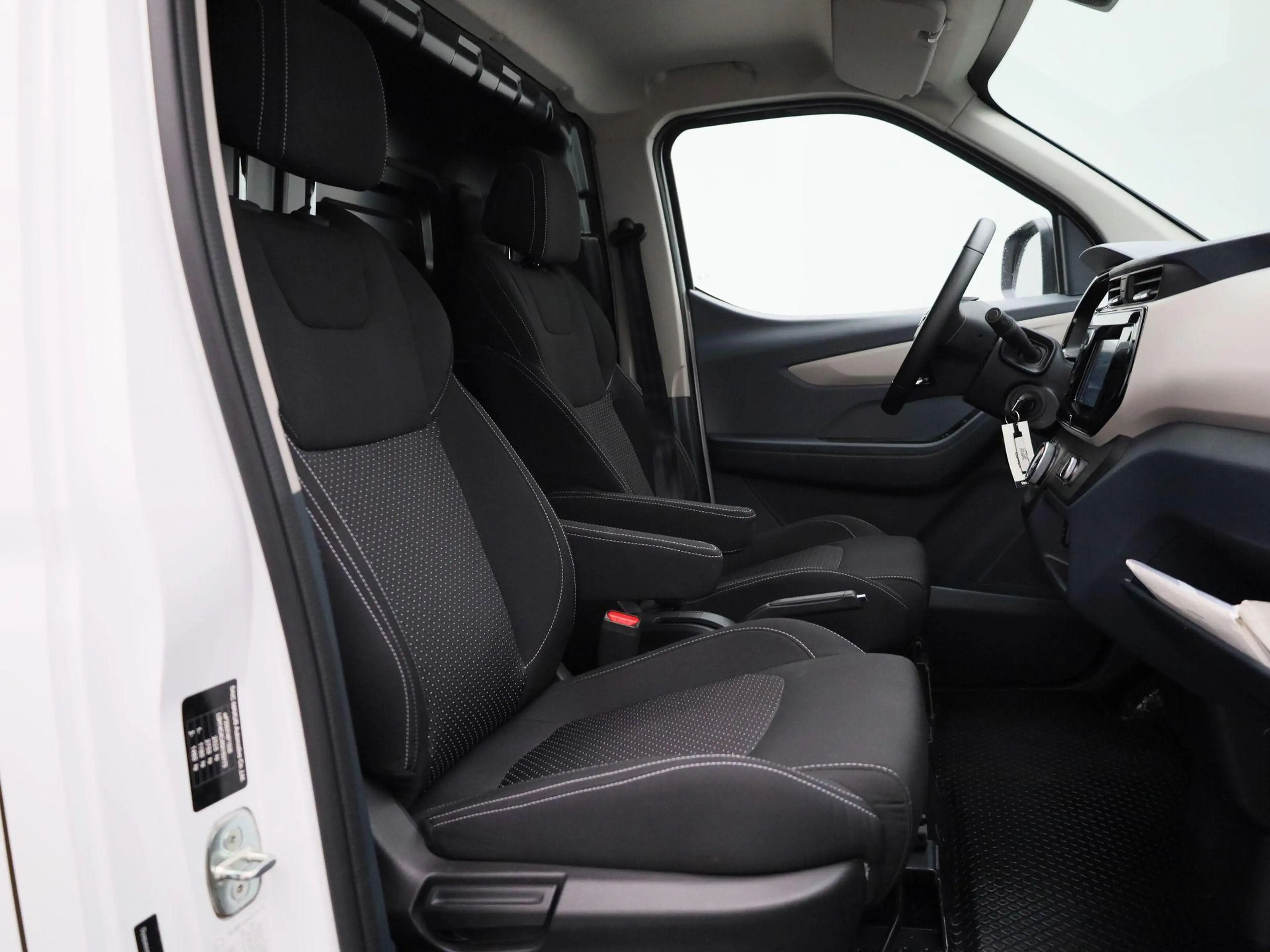 Maxus eDeliver 3 SWB | 1e-Eigenaar | Apple CarPlay | Camera | Cruis — photo 14