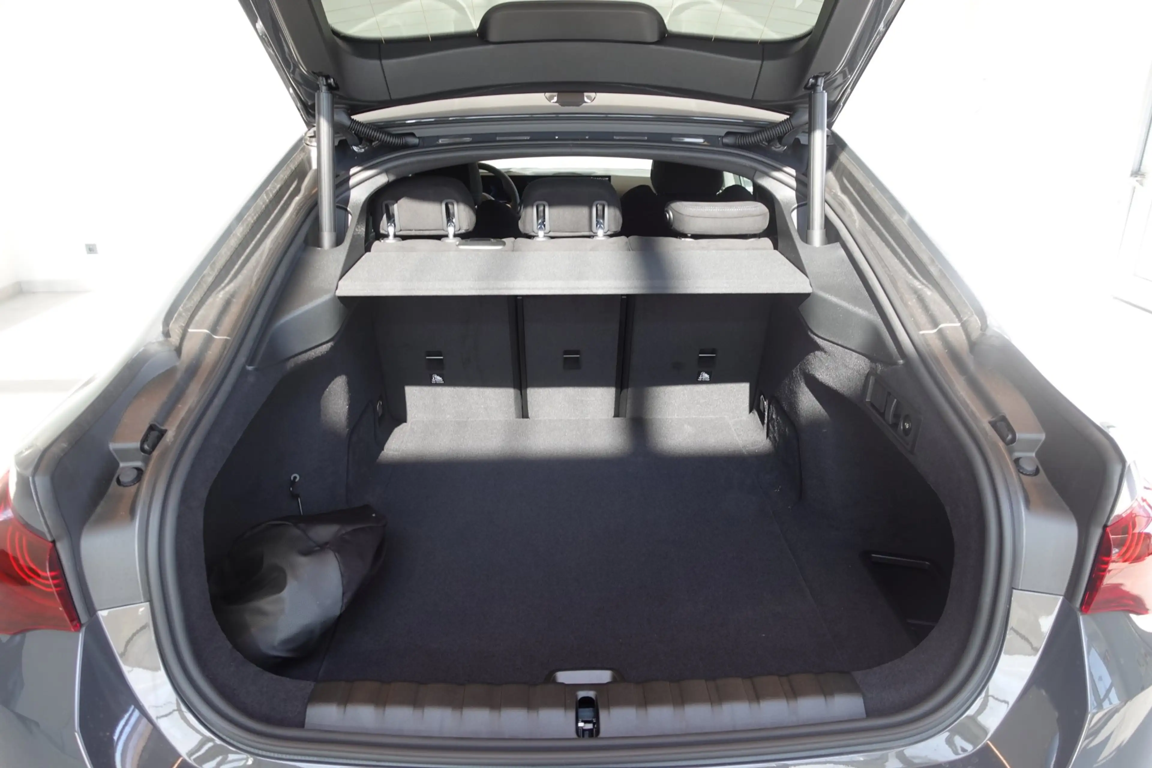 BMW i4 xDrive40 Gran Coupé G26 — photo 15