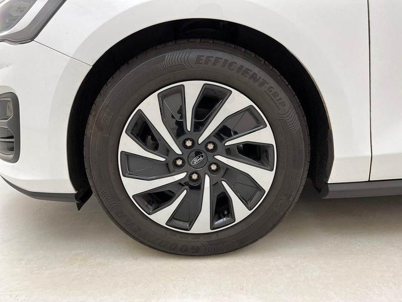 Ford Focus 1.5 EcoBlue Cool&Connect SpoSi Key LED — photo 9