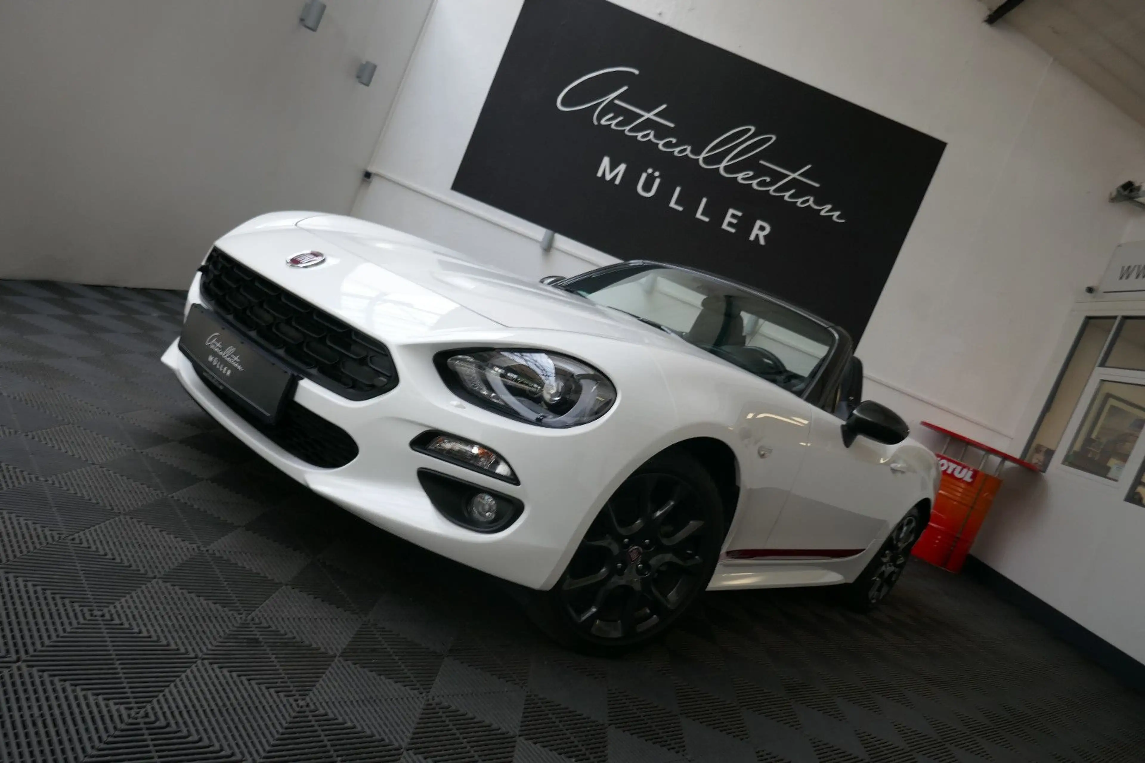 Fiat 124 Spider Lusso S *NAVI*DAB+*LEDR*KAMERA*TOP*