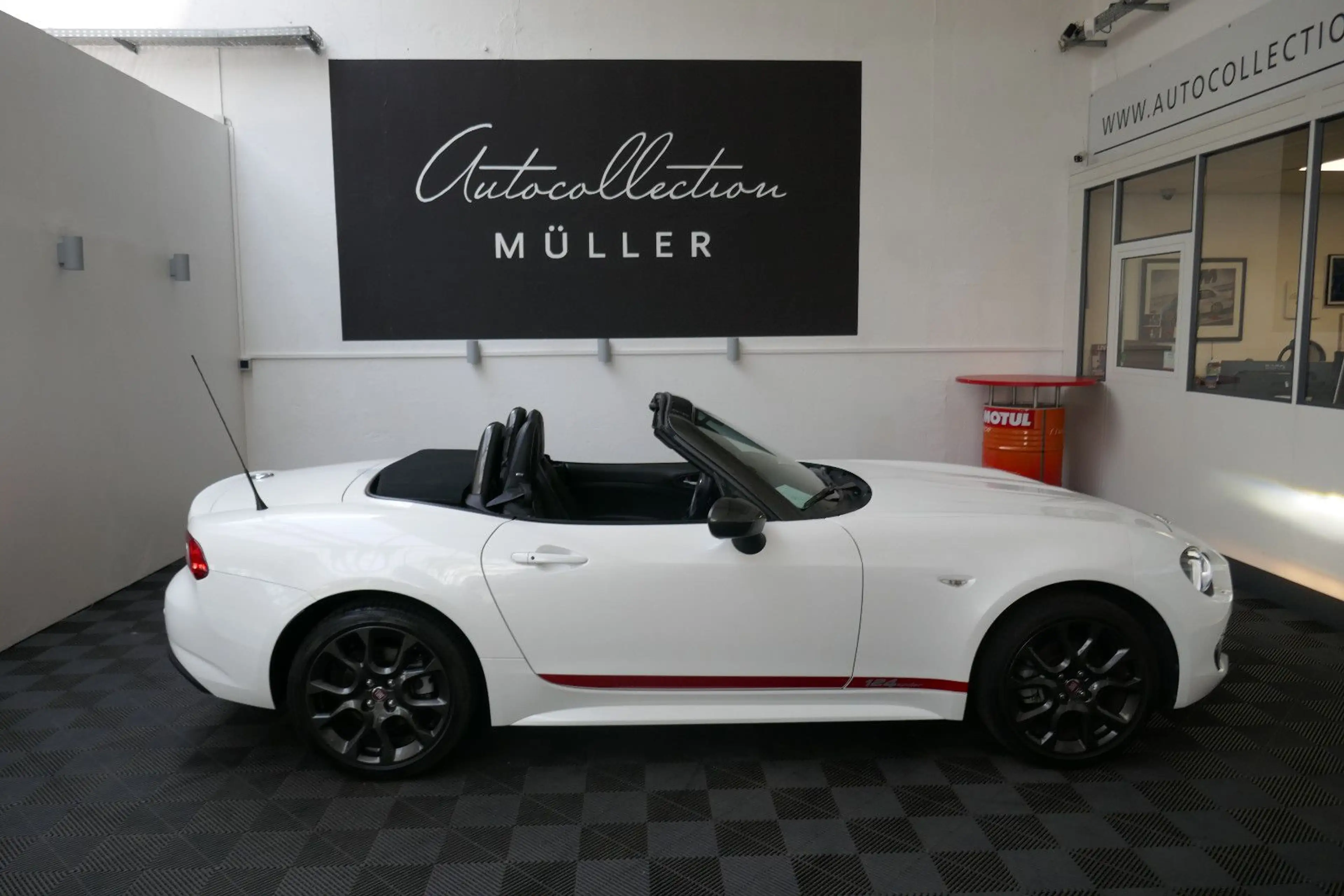 Fiat 124 Spider Lusso S *NAVI*DAB+*LEDR*KAMERA*TOP* — photo 4