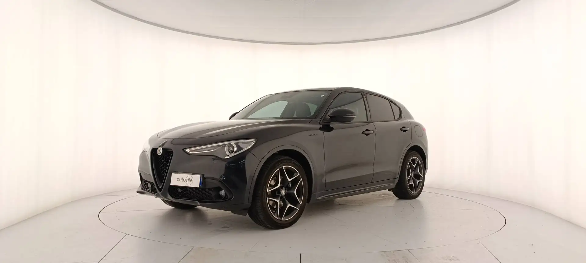 Alfa Romeo Stelvio 2.2 Turbo Veloce Schwarz - 1