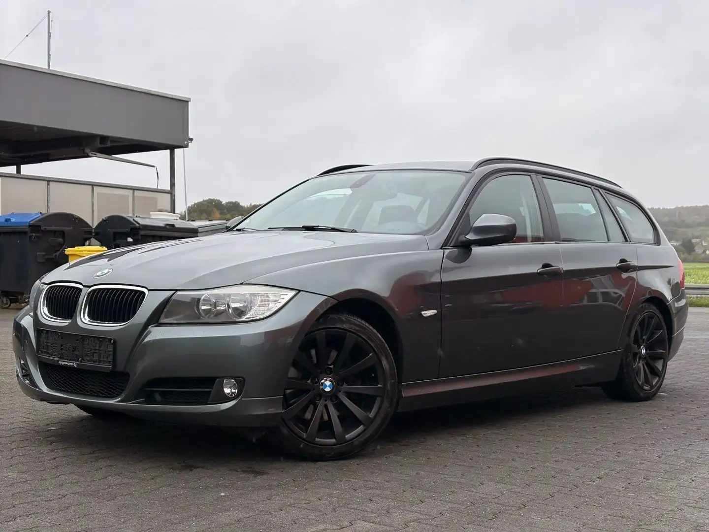 BMW 318 d 2.0 Kamera TÜV NEU Guter Zustand Vert - 1