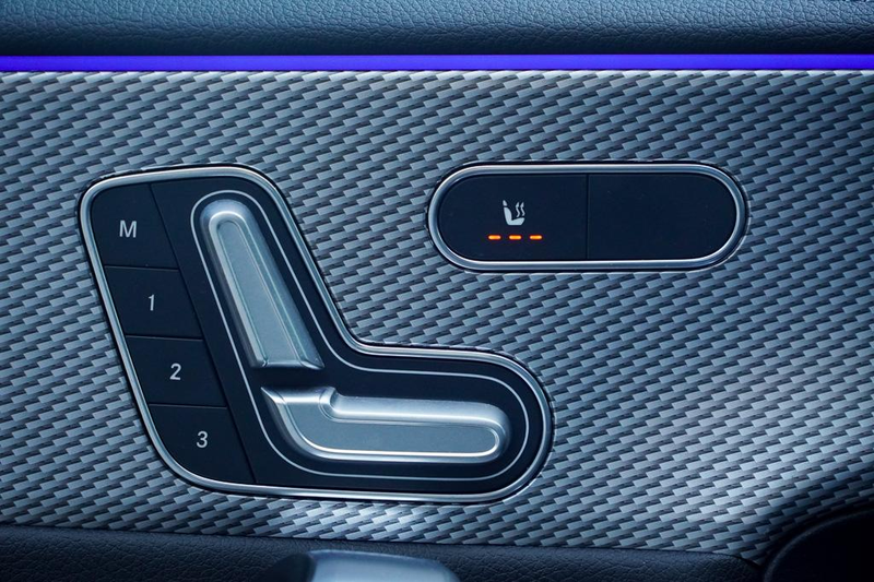 Mercedes-Benz CLA 180 Shooting Brake d / Aut / Pano / Sfeerverlichting / — photo 33