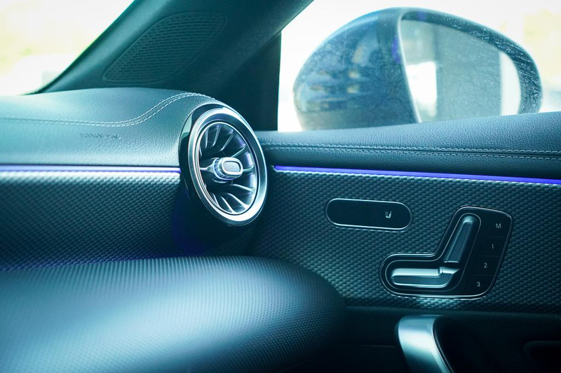Mercedes-Benz CLA 180 Shooting Brake d / Aut / Pano / Sfeerverlichting / — photo 30