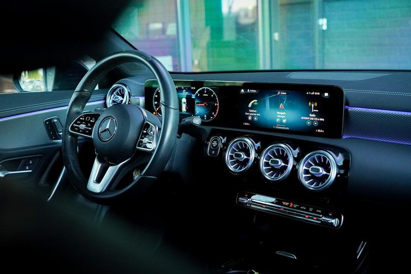 Mercedes-Benz CLA 180 Shooting Brake d / Aut / Pano / Sfeerverlichting / — photo 24