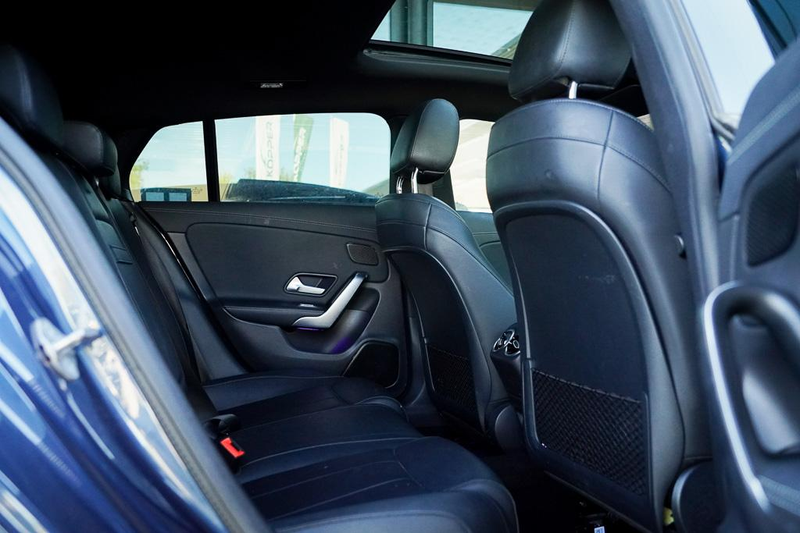 Mercedes-Benz CLA 180 Shooting Brake d / Aut / Pano / Sfeerverlichting / — photo 8