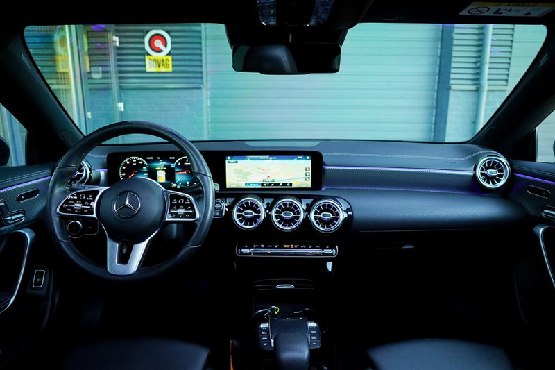 Mercedes-Benz CLA 180 Shooting Brake d / Aut / Pano / Sfeerverlichting / — photo 7