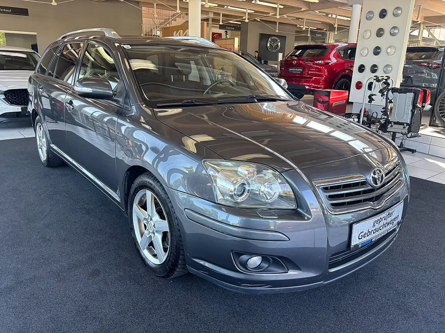 Toyota Avensis 2,0 D4-D Linea Sol DPF Grau - 2