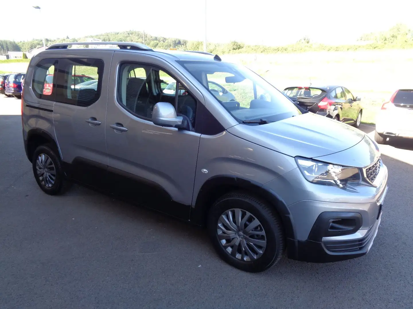 Peugeot Rifter Allure, 1.Hand, 68 Tkm Gris - 2