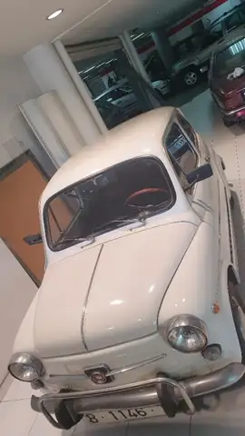 SEAT 600 E