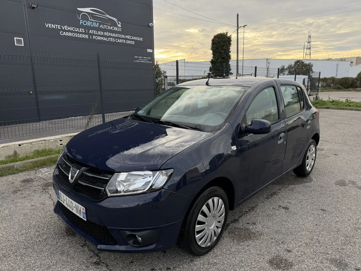 Dacia Sandero 1.2 16V 75 Lauréate - 1