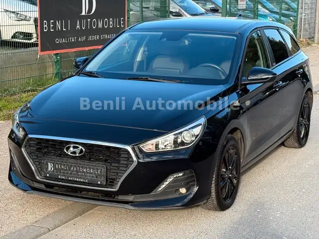 Hyundai i30 cw Trend/NAVI/SCHKHFT/TMP/SHZ/KLIMA/TÜV NEU