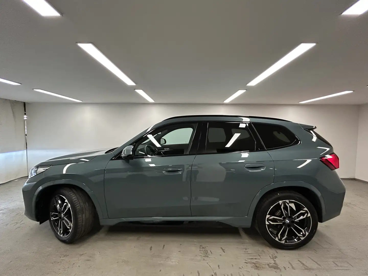 BMW X1 xDrive20d M Sportpaket DA. Plus AHK DAB LED Komfor Grün - 2