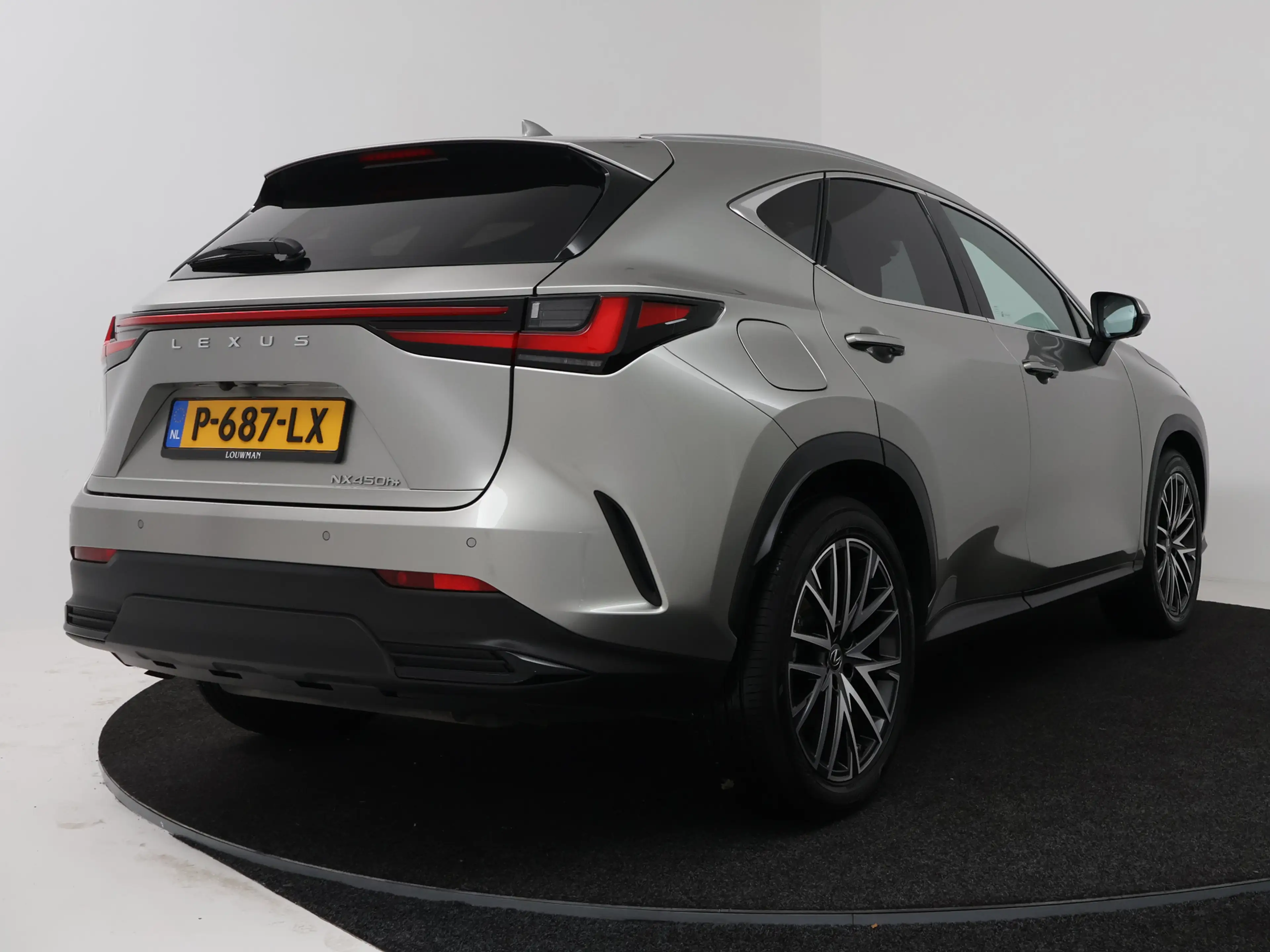 Lexus NX 450h+ AWD Launch Edition | Schuif-Kanteldak | PDC | — photo 2