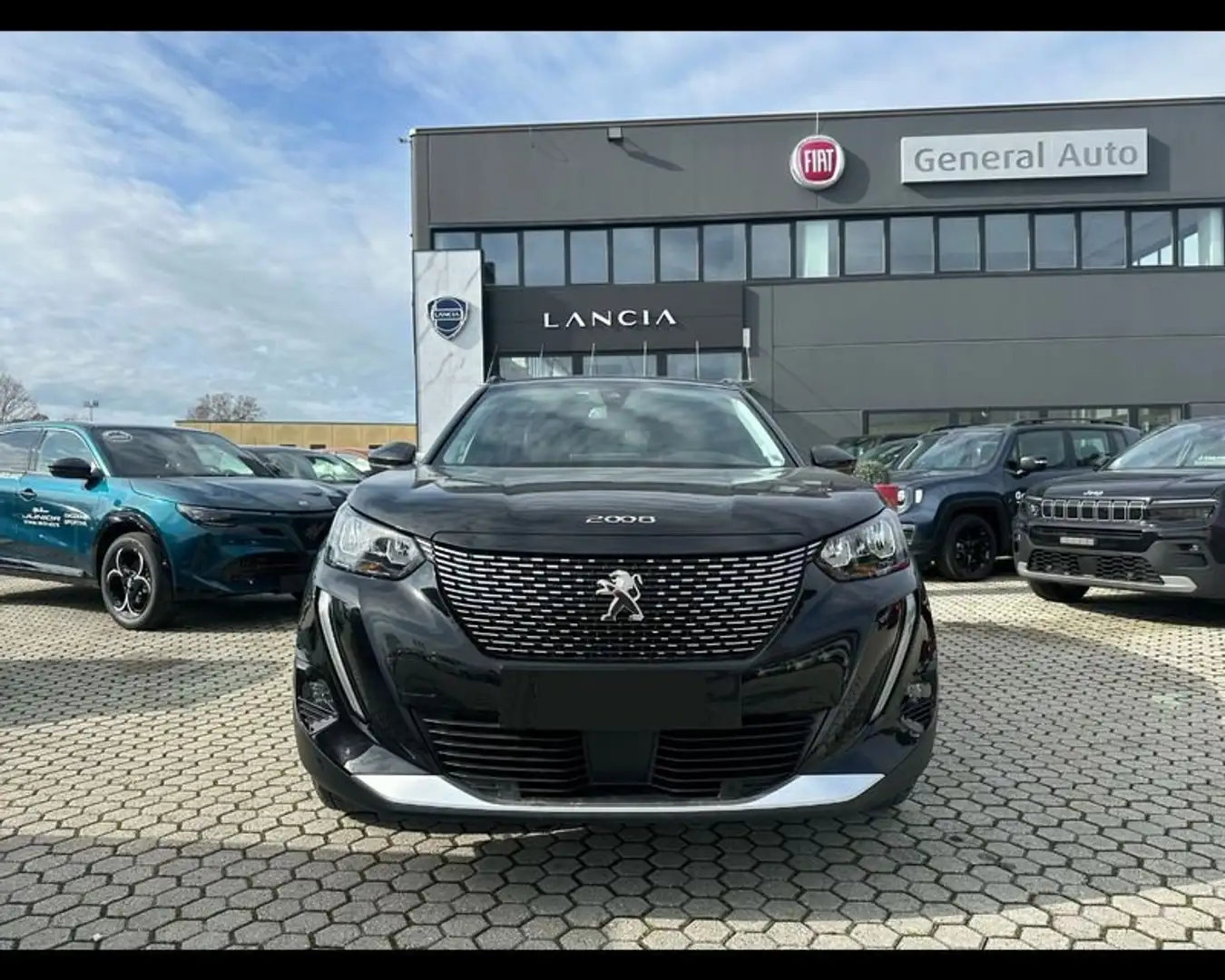 Peugeot 2008 II 1.2 puretech Active Pack s&s 130cv Schwarz - 2