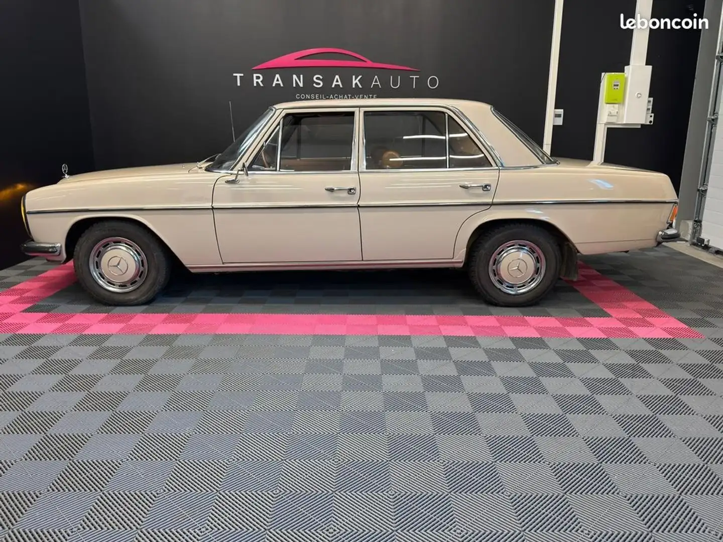 Mercedes-Benz 220 E W115 1969 ORIGINE FRANCE Véhicule Expertisé Révi Beige - 2
