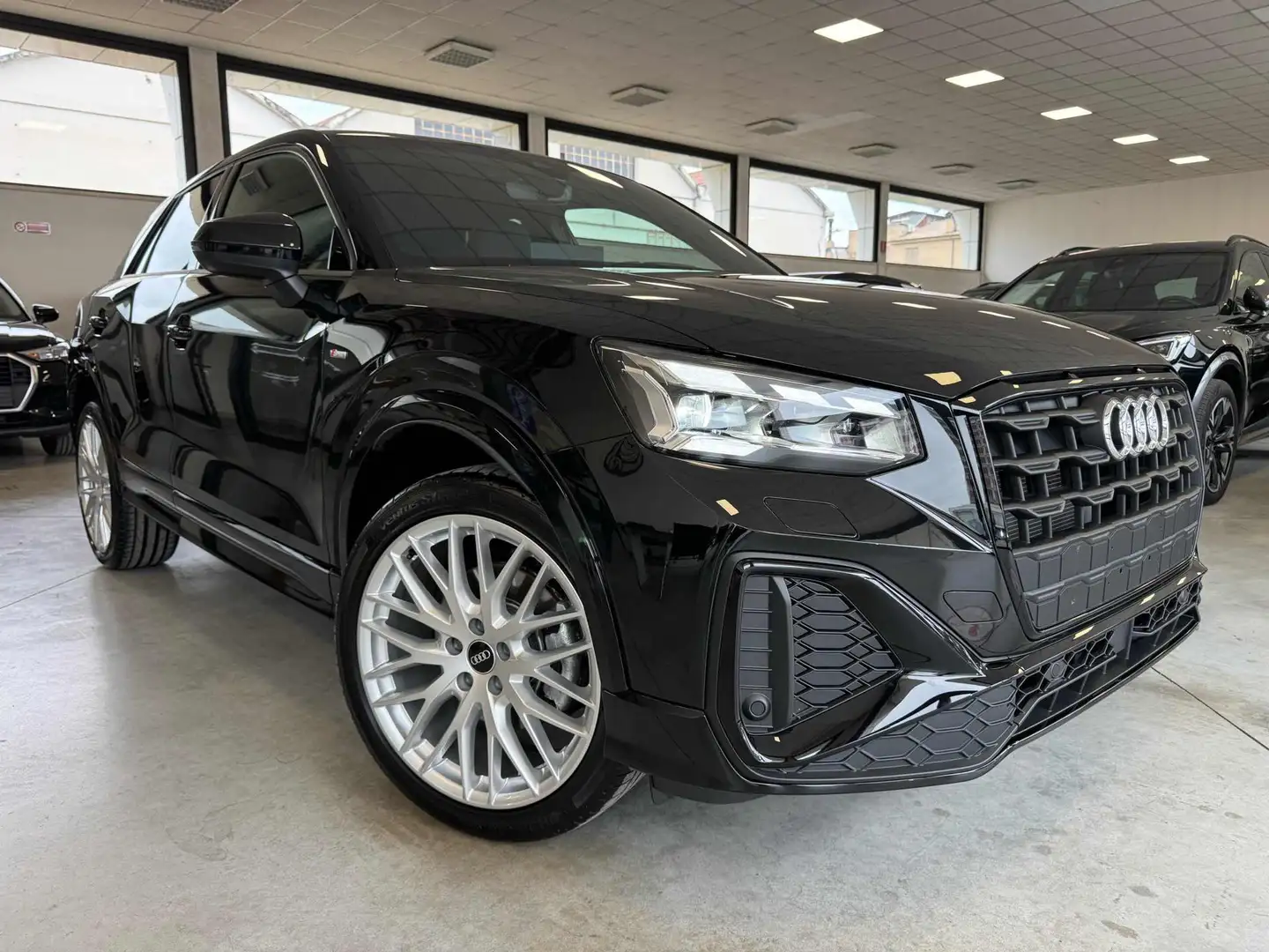 Audi Q2 30 TFSI S line Interiors Cerchi 19" Noir - 2