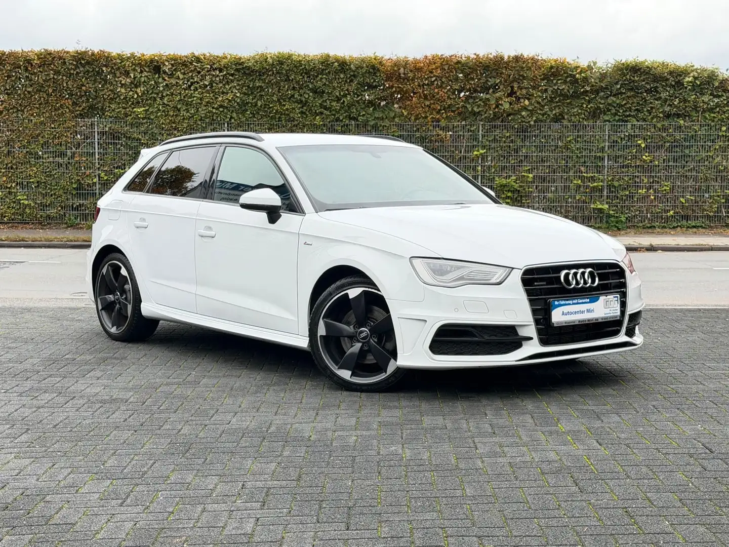 Audi A3 2.0 TDI Sportback 2x S line quattro LED-Navi- Weiß - 1