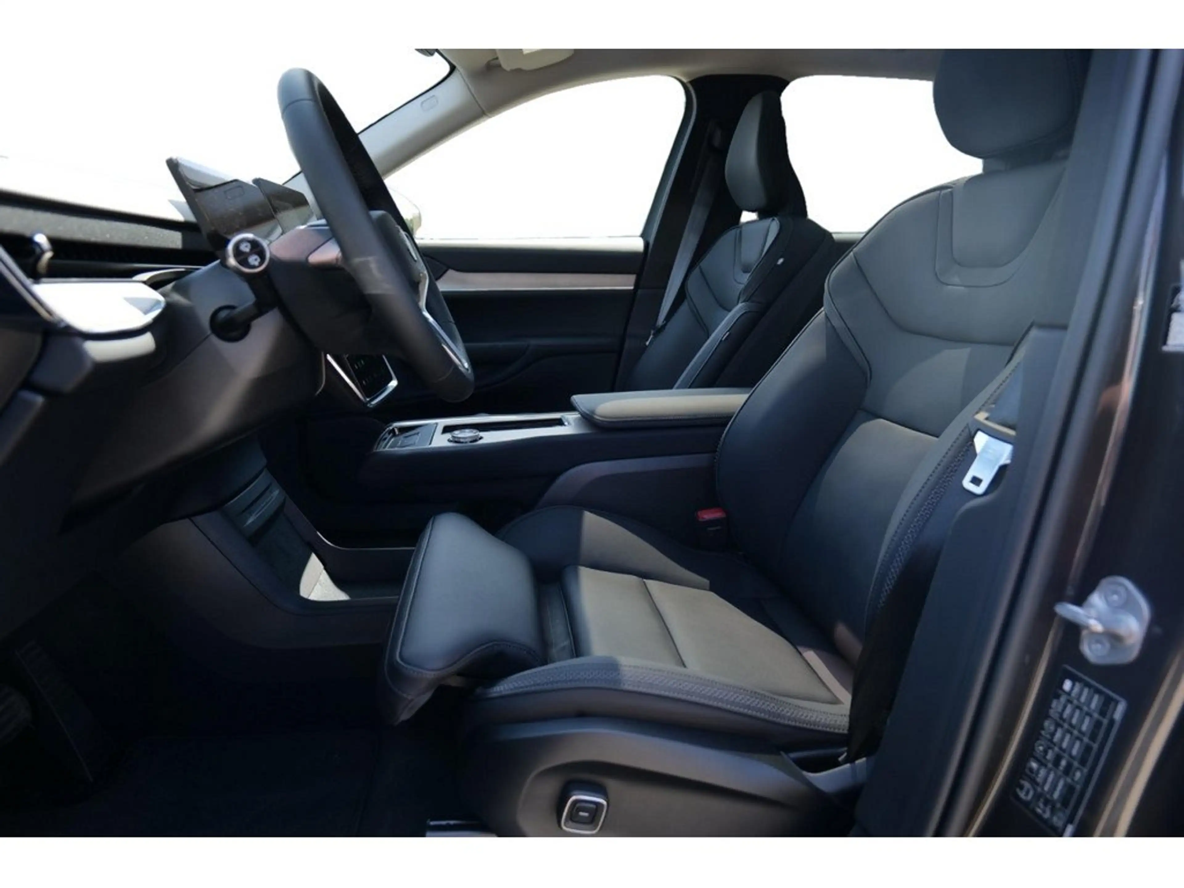 Volvo EX90 Ultra Performance Pure Electric AWD — photo 9
